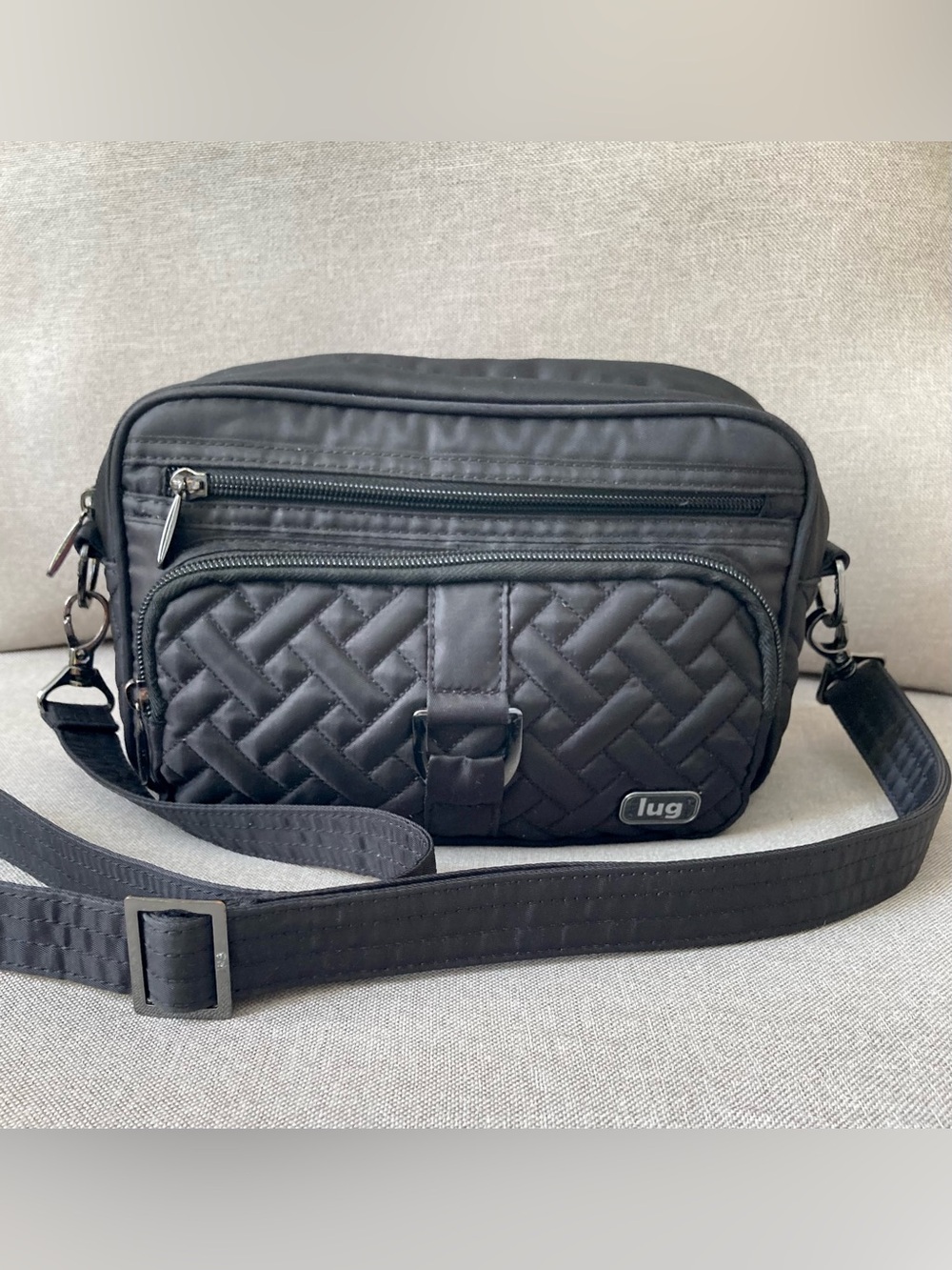 Lug Carousel XL RFID Crossbody & Belt Bag Black Quilted Travel Organizer EUC - Picture 4 of 12